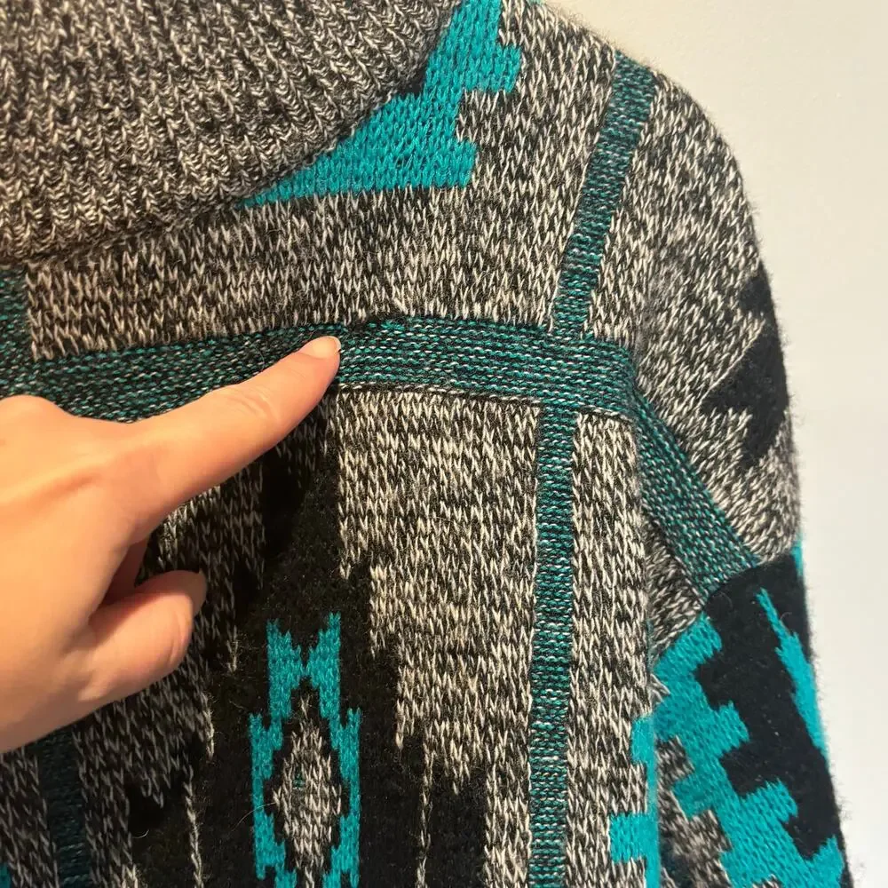 Vintage Amita Aztec Print Wool Blend Sweater - size Medium